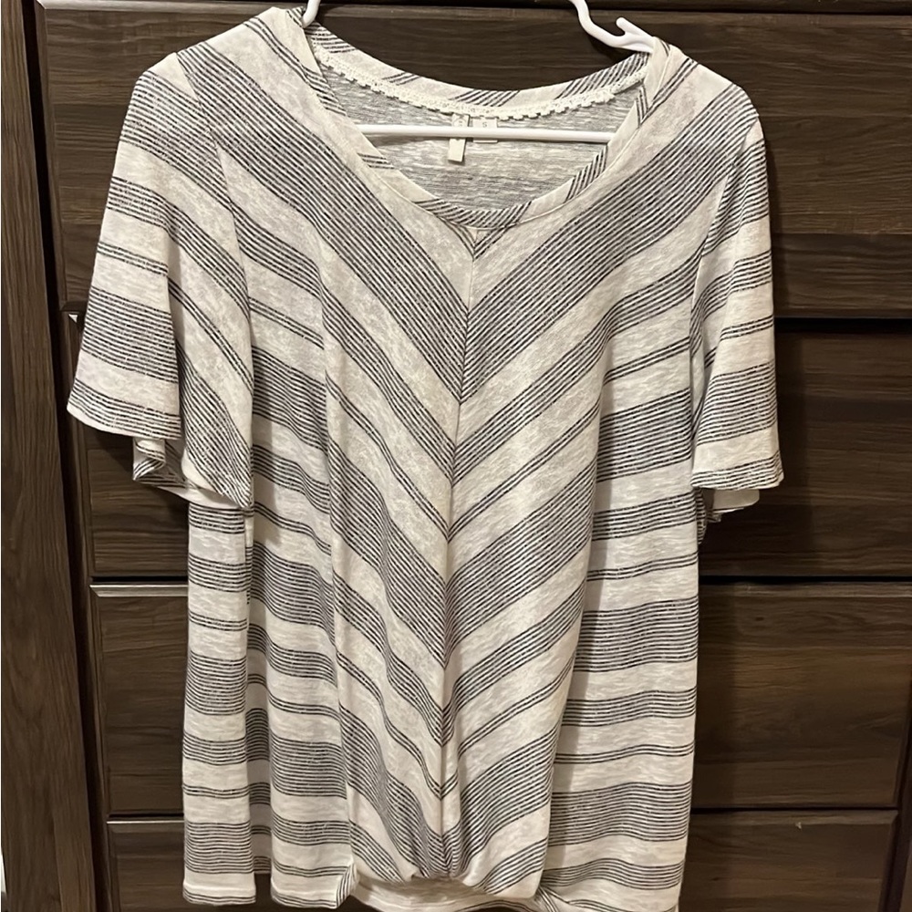 Small/medium shirt bundle - Picture 4 of 4